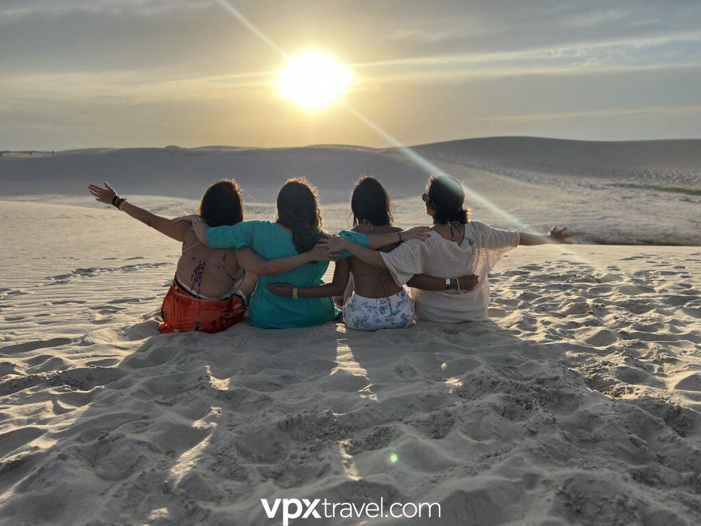 passeio leste de carro de luxo amigos e dunas vpx travel Onde fica Jericoacoara e por que ela é tão especial?